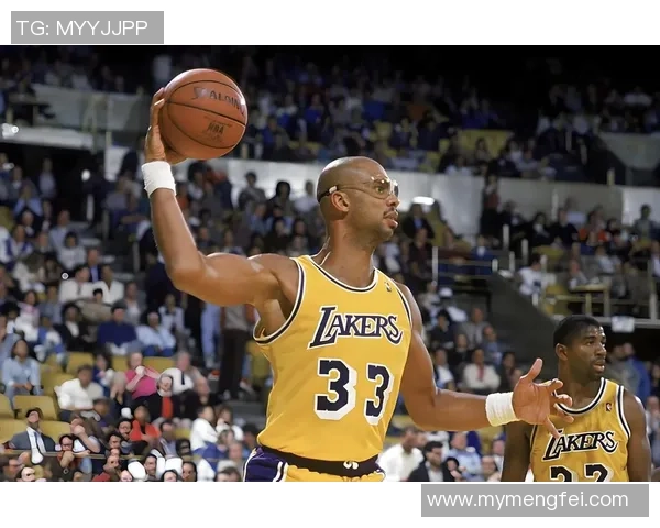 当篮球巨星邂逅足球传奇跨界火花点亮运动新篇章